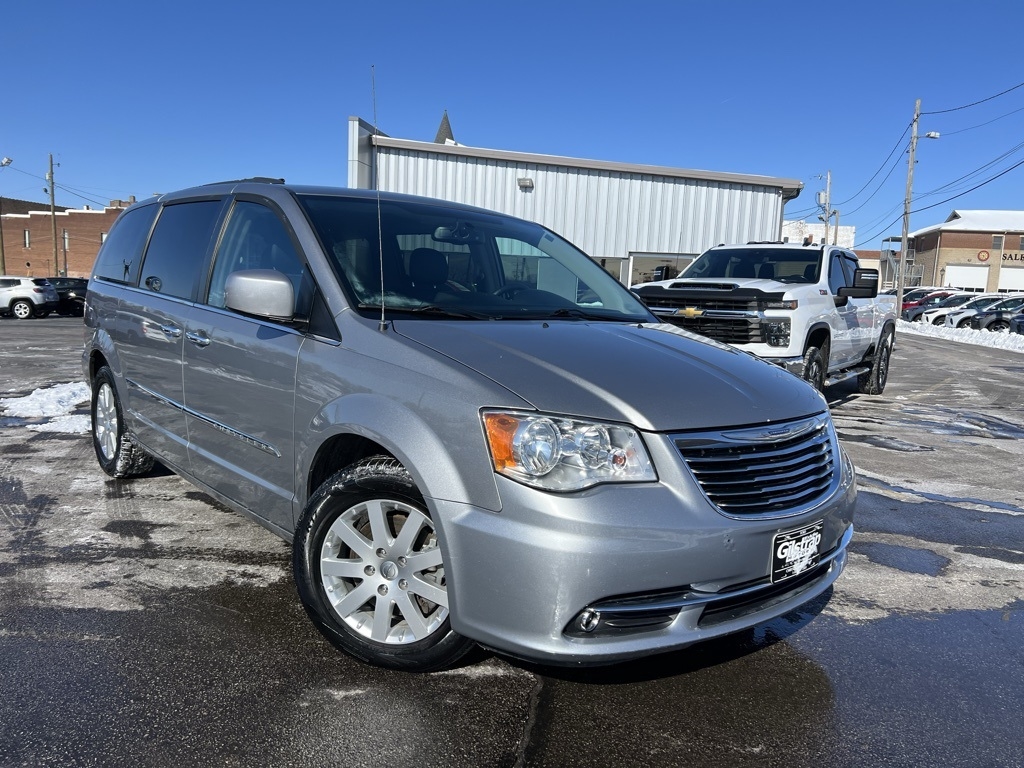 2016 Chrysler Town & Country Touring