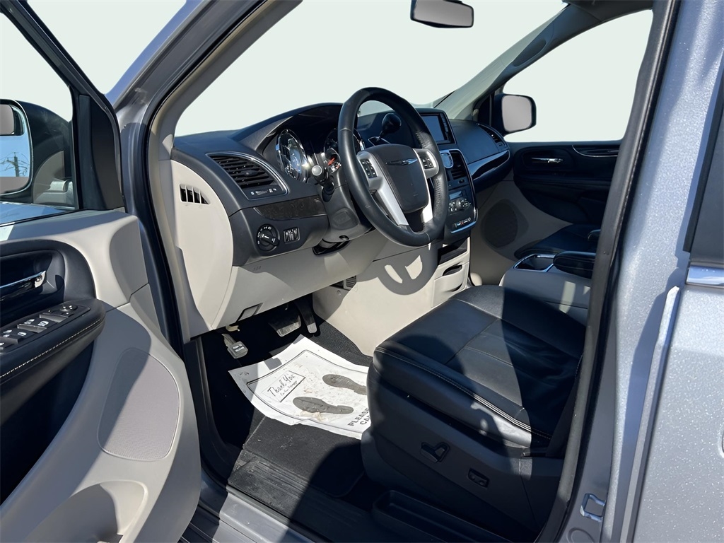 Chrysler Town & Country Touring 2016