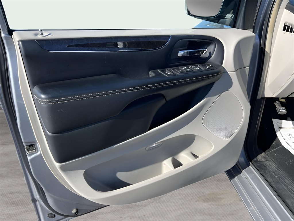 Chrysler Town & Country Touring 2016