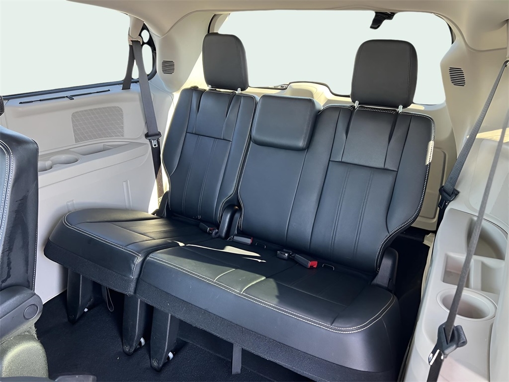 Chrysler Town & Country Touring 2016