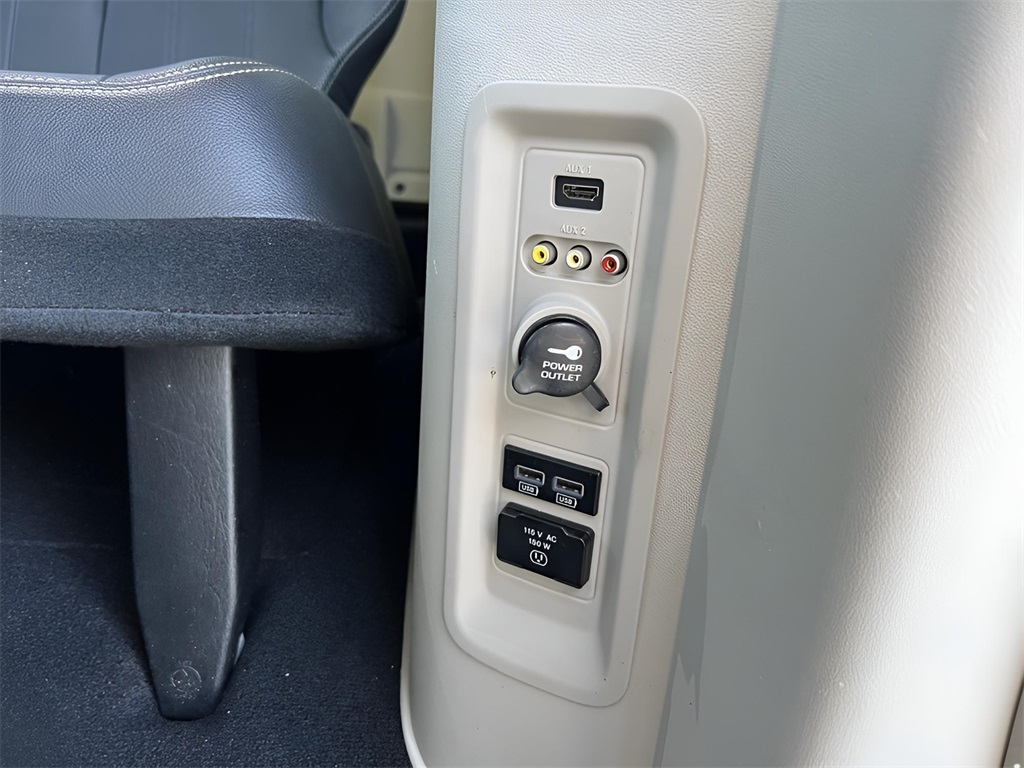 Chrysler Town & Country Touring 2016