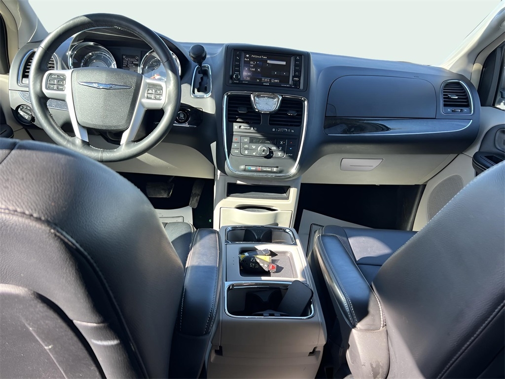 Chrysler Town & Country Touring 2016