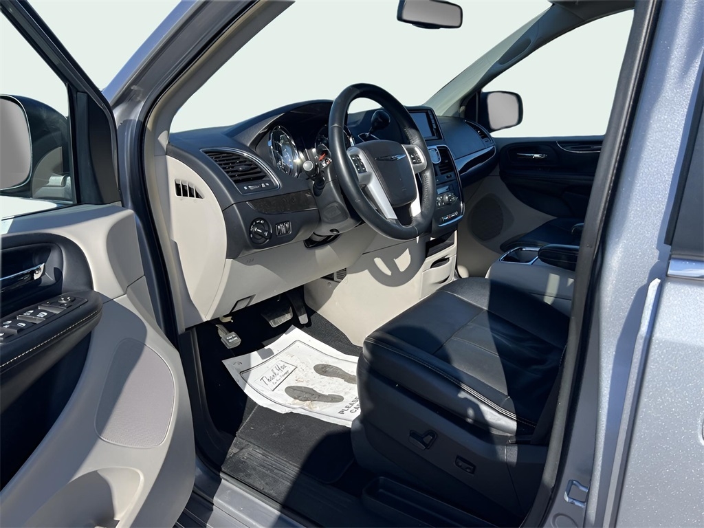 Chrysler Town & Country Touring 2016