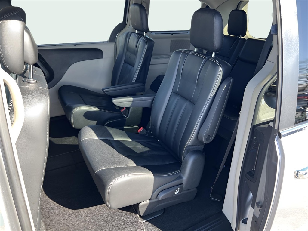 Chrysler Town & Country Touring 2016