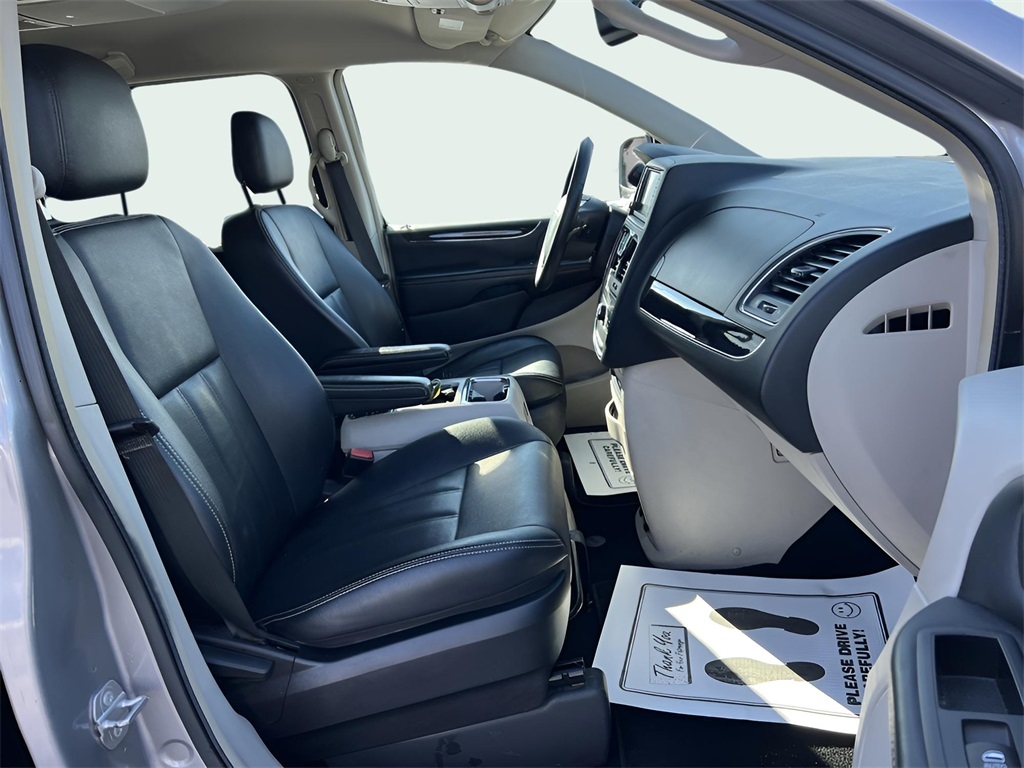 Chrysler Town & Country Touring 2016