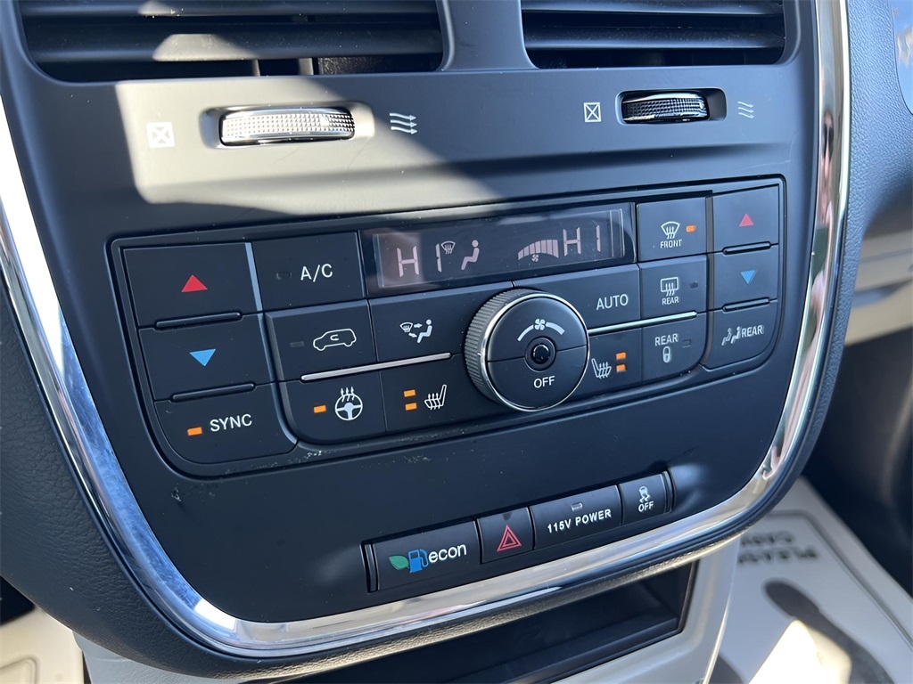 Chrysler Town & Country Touring 2016