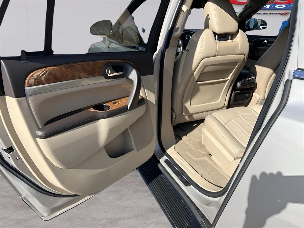 Buick Enclave Leather FWD 2012