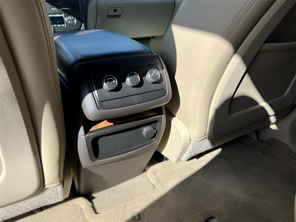 Buick Enclave Leather FWD 2012