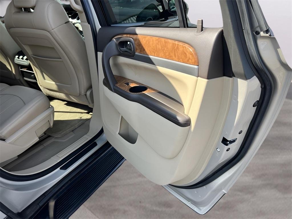 Buick Enclave Leather FWD 2012