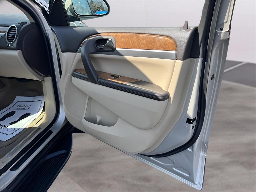 Buick Enclave Leather FWD 2012