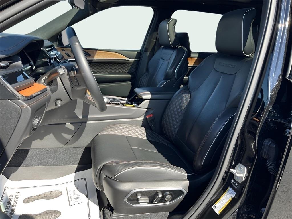 Jeep Grand Cherokee L Summit 4WD 2023