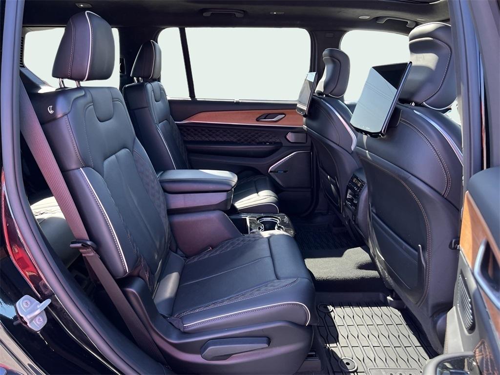 Jeep Grand Cherokee L Summit 4WD 2023