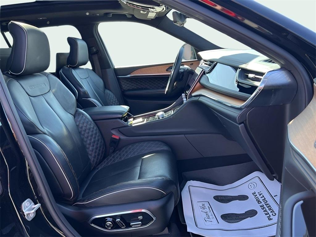 Jeep Grand Cherokee L Summit 4WD 2023