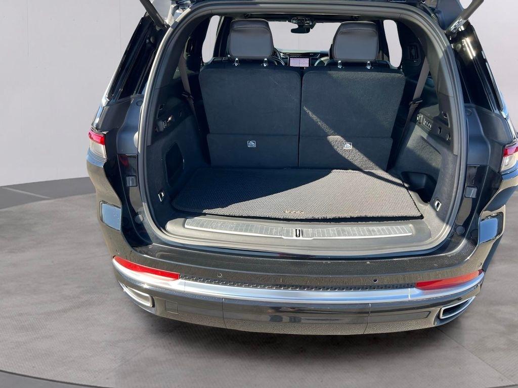 Jeep Grand Cherokee L Summit 4WD 2023