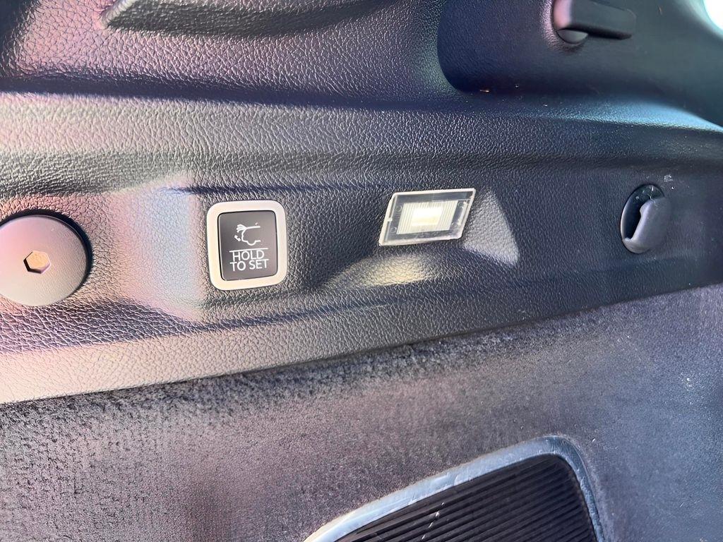 Jeep Grand Cherokee L Summit 4WD 2023