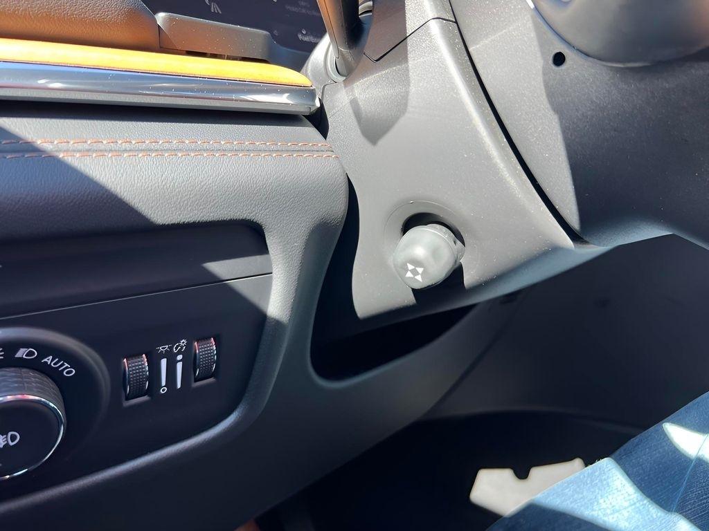 Jeep Grand Cherokee L Summit 4WD 2023