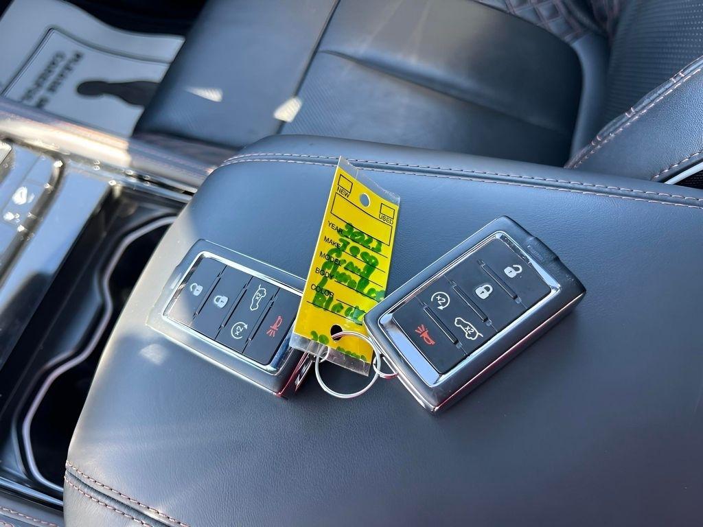 Jeep Grand Cherokee L Summit 4WD 2023