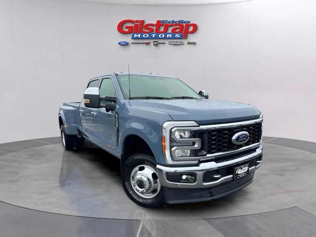 Ford F-350 SD King Ranch Crew Cab Long Bed DRW 4WD 2023