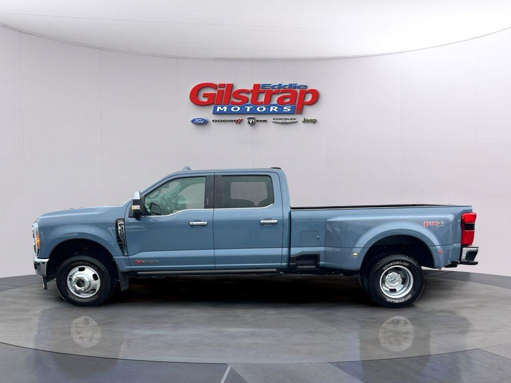 Ford F-350 SD King Ranch Crew Cab Long Bed DRW 4WD 2023