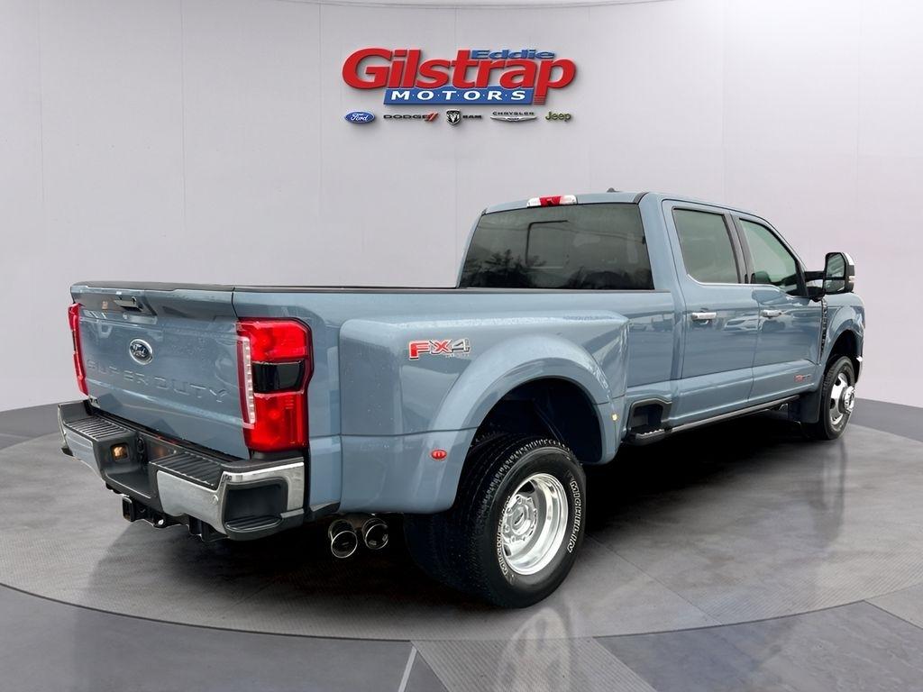 Ford F-350 SD King Ranch Crew Cab Long Bed DRW 4WD 2023