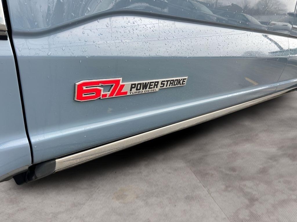 Ford F-350 SD King Ranch Crew Cab Long Bed DRW 4WD 2023