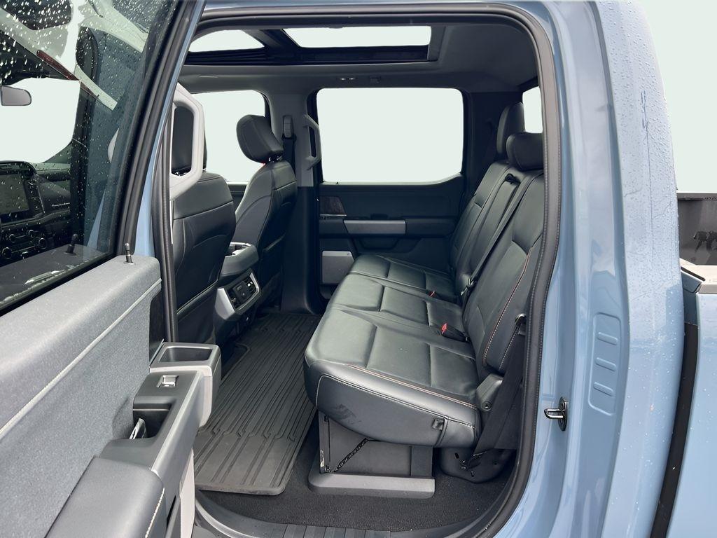 Ford F-350 SD King Ranch Crew Cab Long Bed DRW 4WD 2023