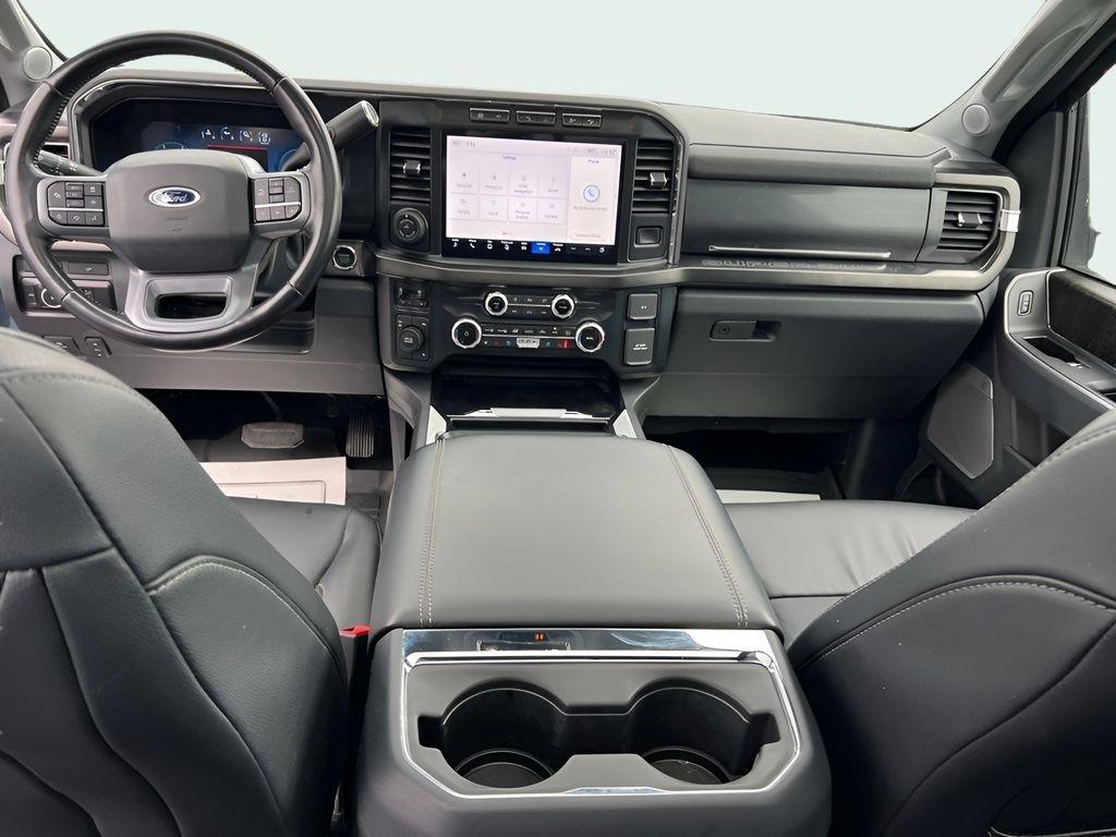 Ford F-350 SD King Ranch Crew Cab Long Bed DRW 4WD 2023