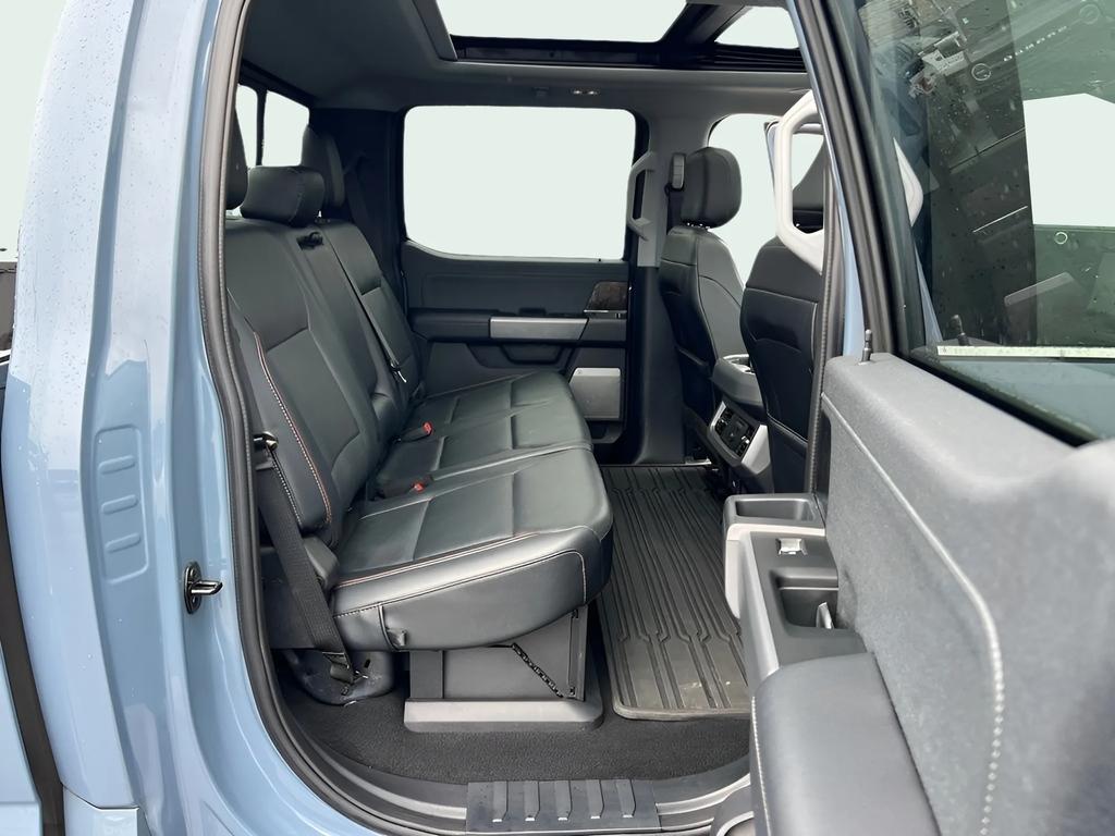 Ford F-350 SD King Ranch Crew Cab Long Bed DRW 4WD 2023