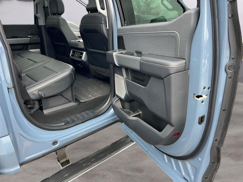 Ford F-350 SD King Ranch Crew Cab Long Bed DRW 4WD 2023