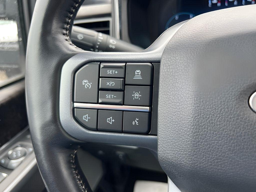 Ford F-350 SD King Ranch Crew Cab Long Bed DRW 4WD 2023