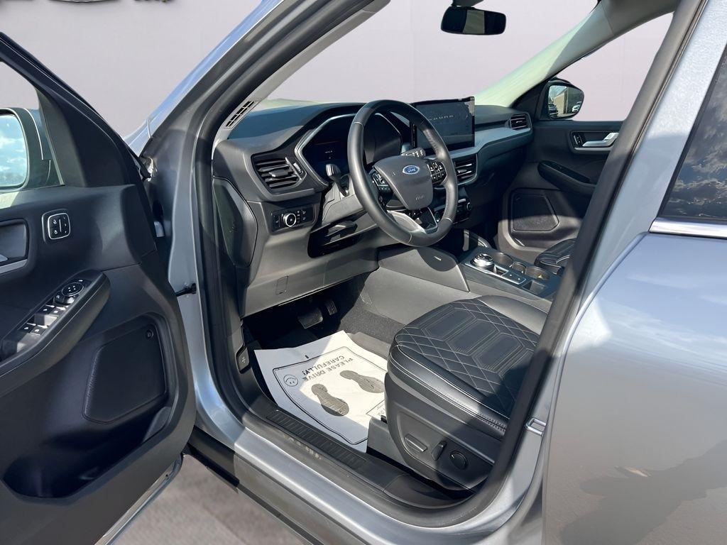 Ford Escape Platinum AWD 2023