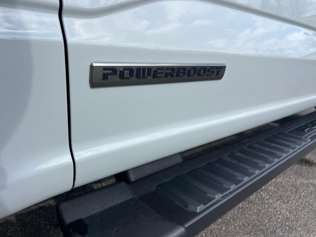 Ford F-150 Lariat SuperCrew 4WD 2024