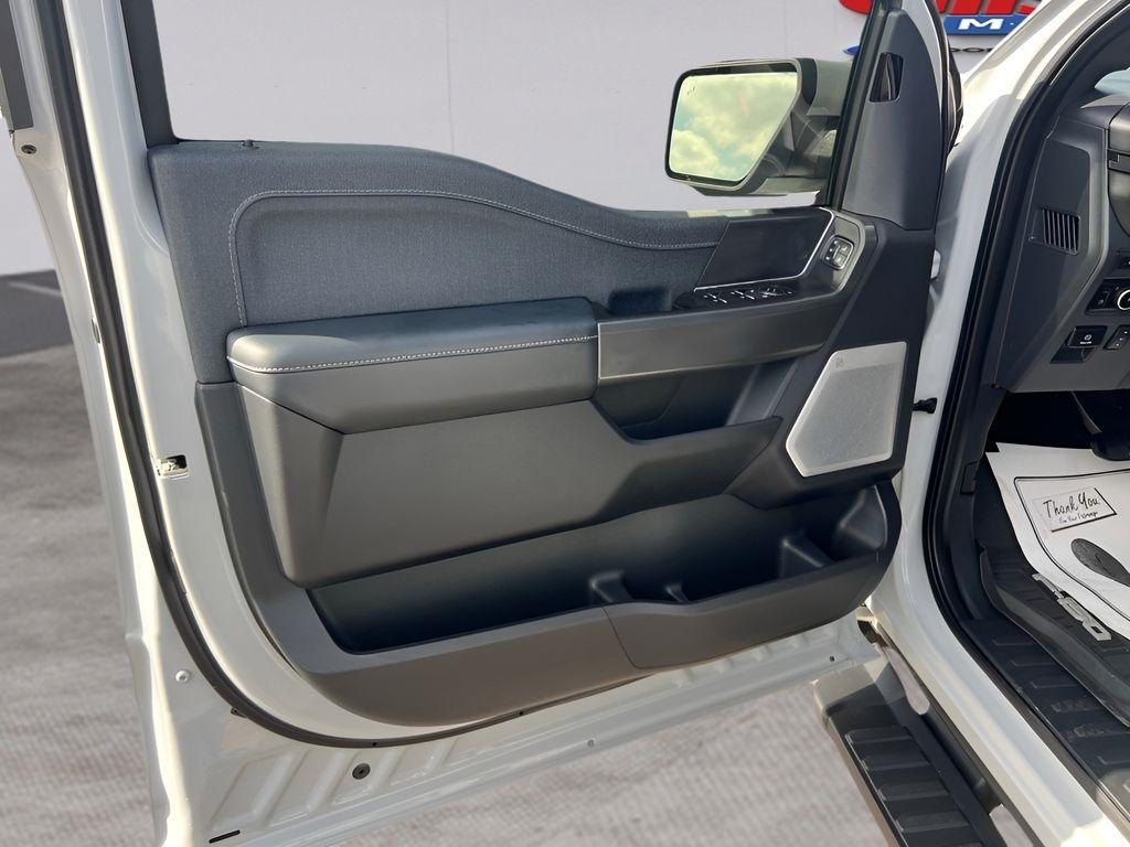 Ford F-150 Lariat SuperCrew 4WD 2024