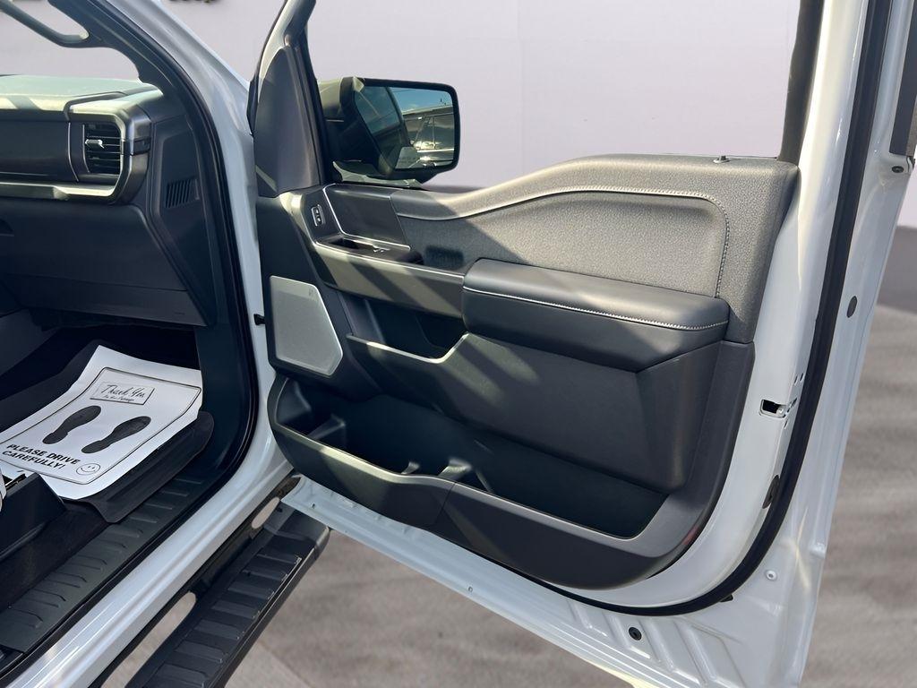 Ford F-150 Lariat SuperCrew 4WD 2024