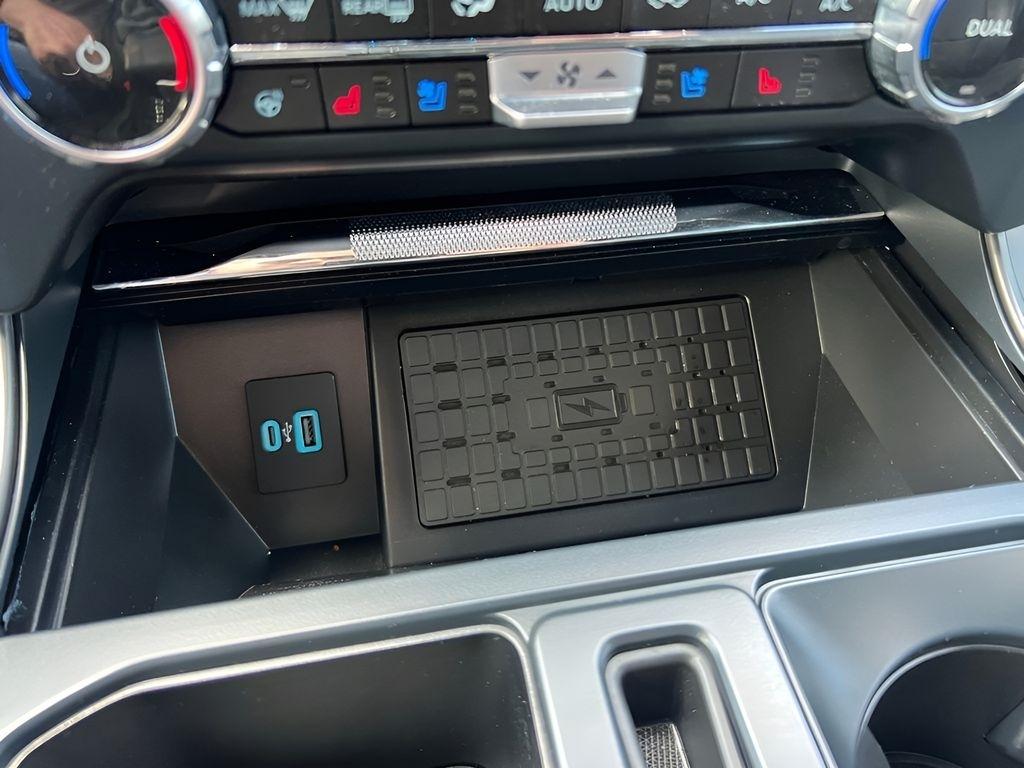 Ford F-150 Lariat SuperCrew 4WD 2024