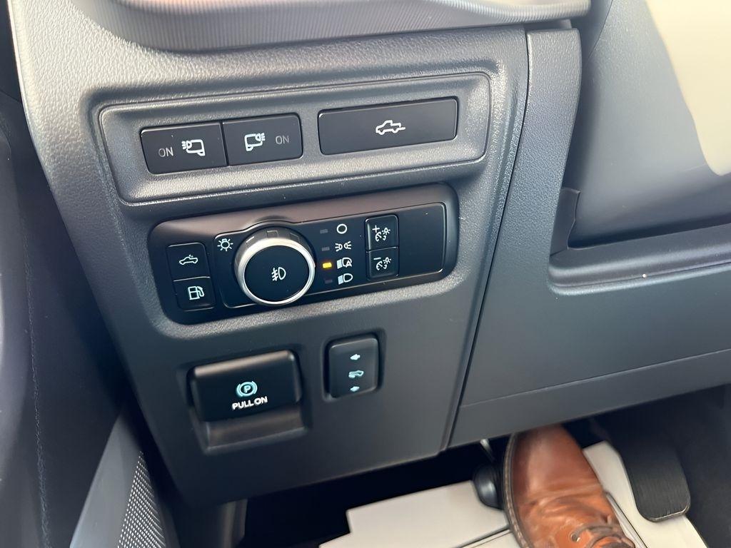 Ford F-150 Lariat SuperCrew 4WD 2024