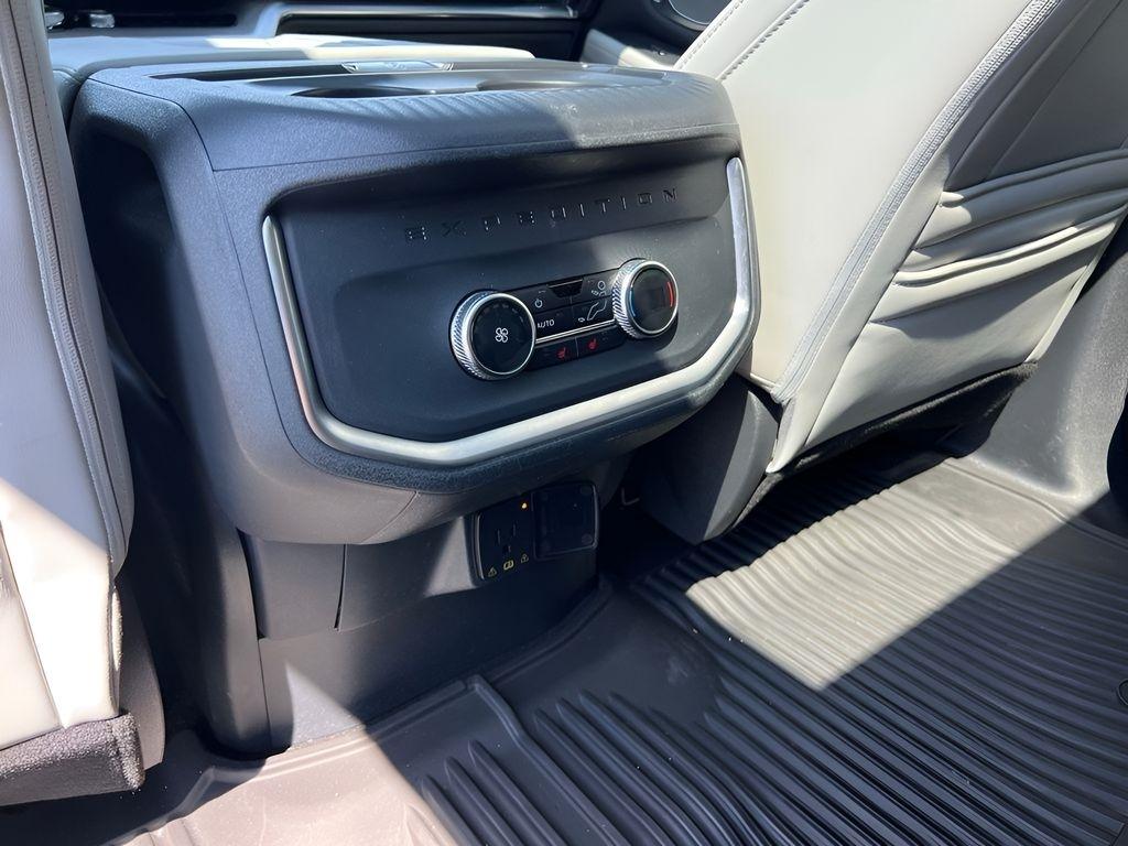 Ford Expedition Platinum 4WD 2025