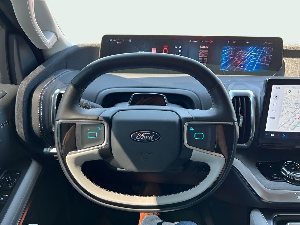 Ford Expedition Platinum 4WD 2025