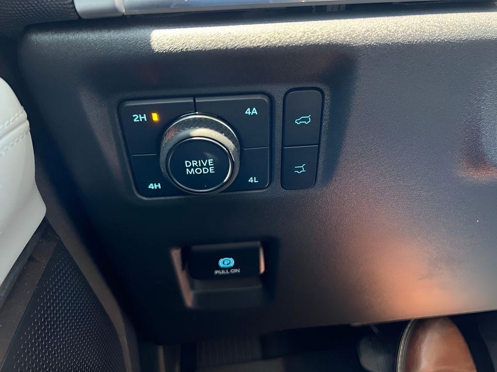 Ford Expedition Platinum 4WD 2025