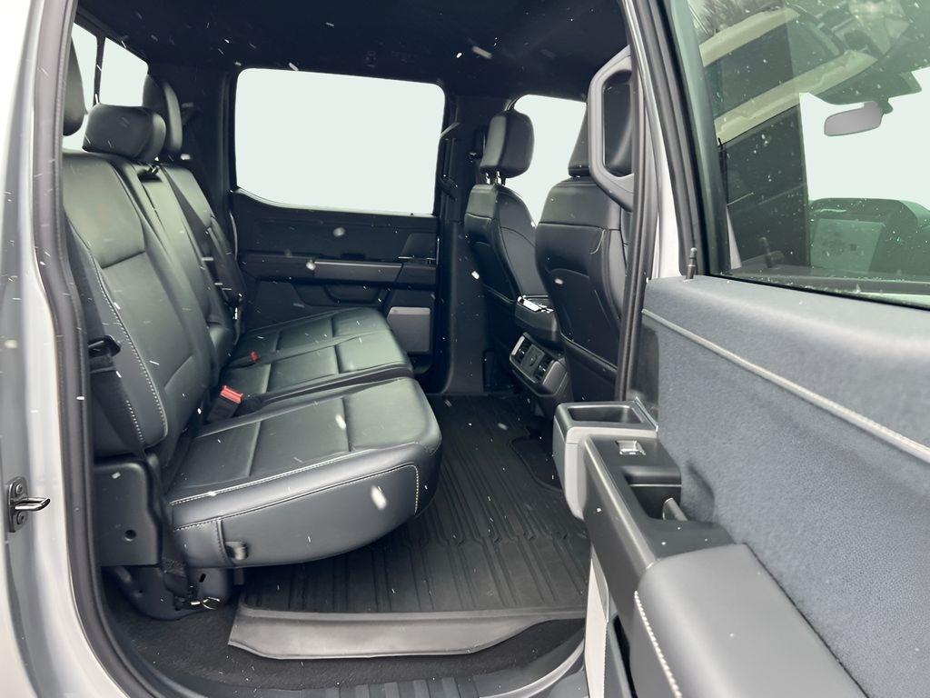 Ford F-150 Lariat SuperCrew 4WD 2025