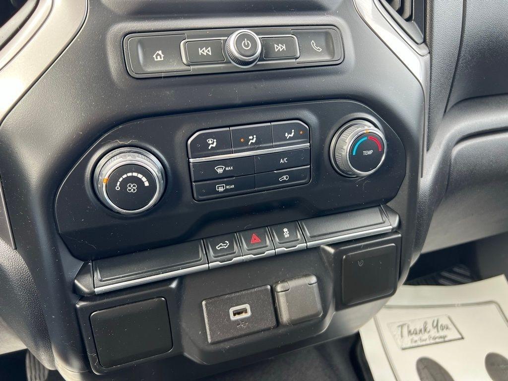 Chevrolet Silverado 1500 Custom Crew Cab Long Box 4WD 2020