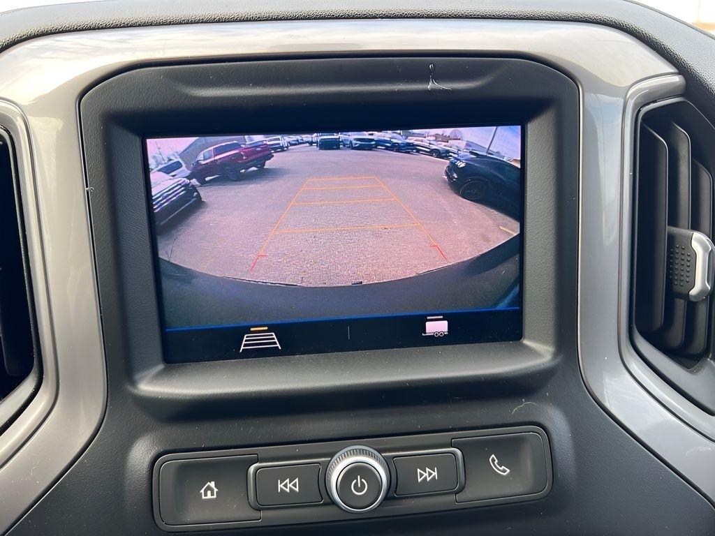 Chevrolet Silverado 1500 Custom Crew Cab Long Box 4WD 2020