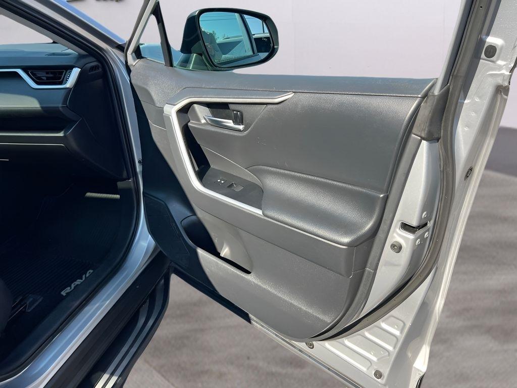 Toyota RAV4 XLE AWD 2019