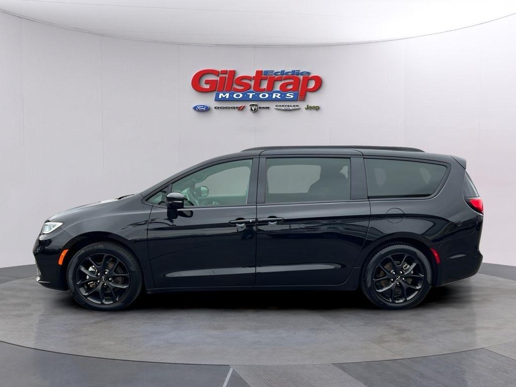 Chrysler Pacifica Limited 2025