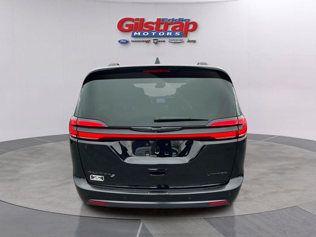 Chrysler Pacifica Limited 2025