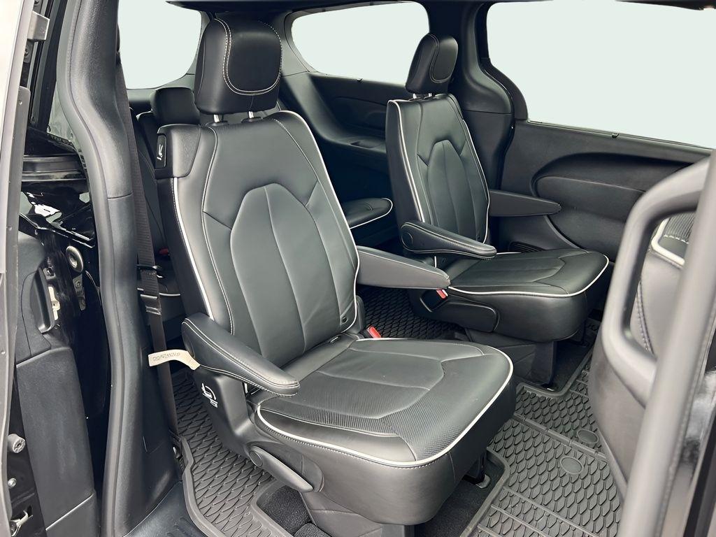 Chrysler Pacifica Limited 2025