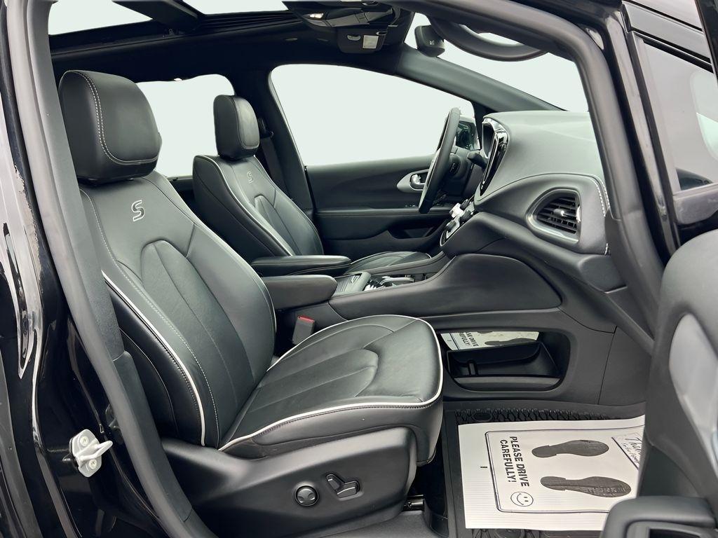 Chrysler Pacifica Limited 2025