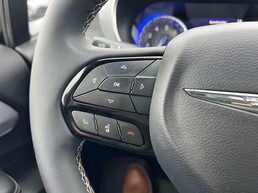 Chrysler Pacifica Limited 2025