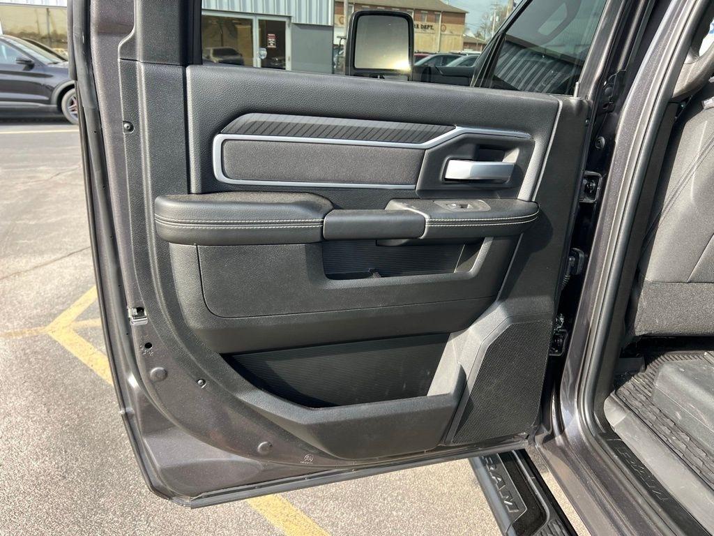 RAM 3500 Big Horn Crew Cab LWB 4WD DRW 2025