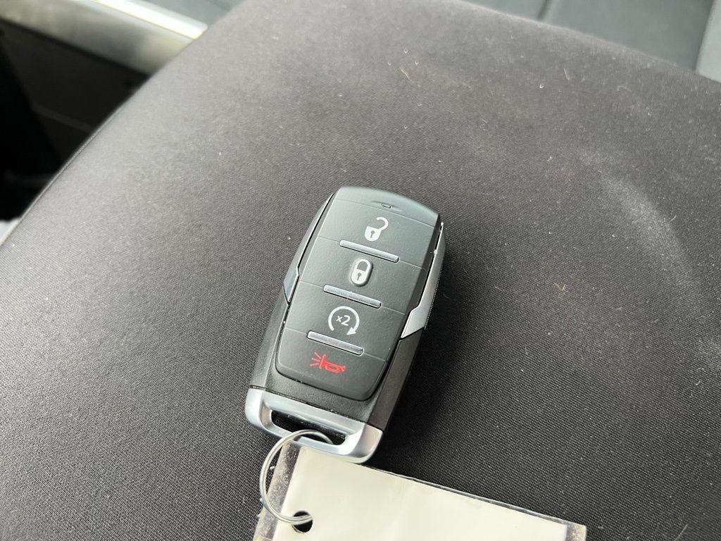 RAM 3500 Big Horn Crew Cab LWB 4WD DRW 2025